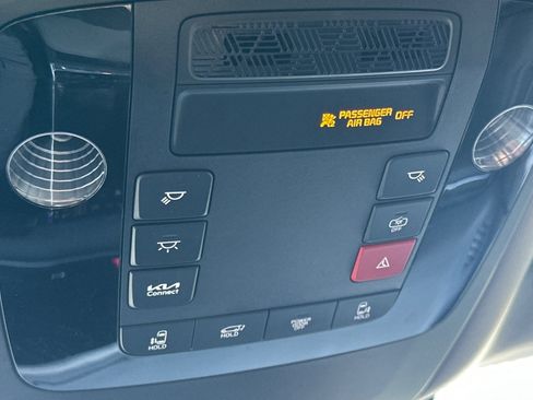 Certified 2026 Kia Carnival EX image 25