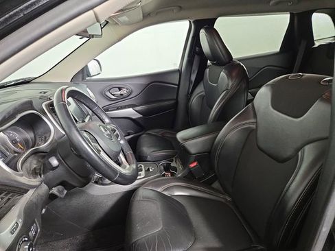 Used 2018 Jeep Cherokee Latitude Plus w/ Cold Weather Group image 13