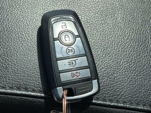 Used 2021 Ford Expedition Max XLT RWD image 29