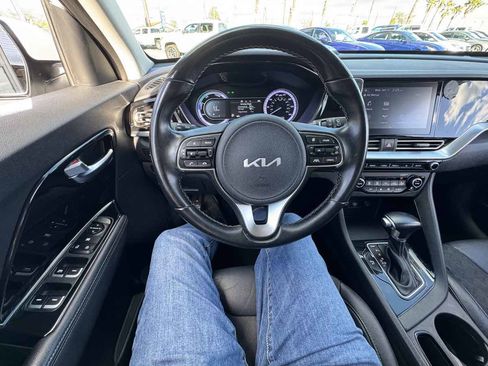 Used 2022 Kia Niro LXS image 30