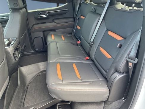 Used 2024 GMC Sierra 1500 AT4 w/ Technology Package AWD/4WD image 33