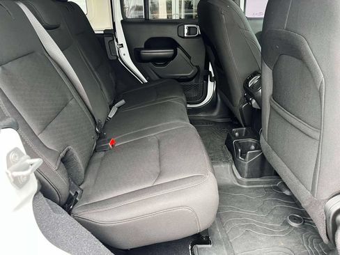 Used 2018 Jeep Wrangler Unlimited Sport S AWD/4WD image 19