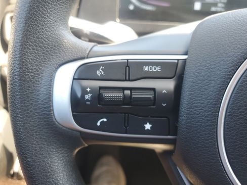 Used 2025 Kia Sportage LX image 16