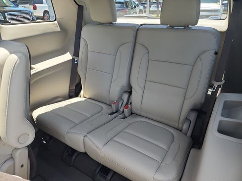 Certified 2019 GMC Acadia Denali w/ Technology Package FWD image 35