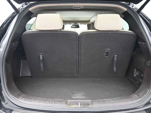 Used 2018 Hyundai Santa Fe Limited AWD/4WD image 17