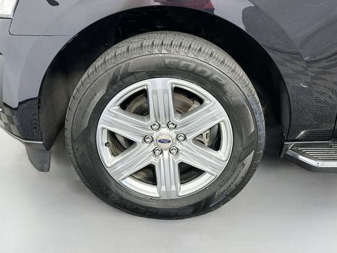 Used 2019 Ford Expedition XLT w/ Equipment Group 202A AWD/4WD image 32
