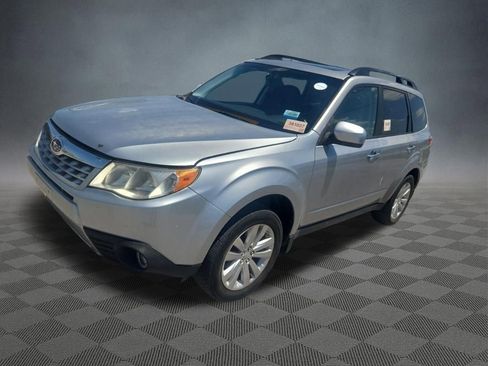 Used 2013 Subaru Forester 2.5X Limited AWD/4WD image 4