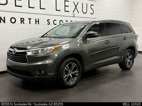 Used 2016 Toyota Highlander XLE FWD image 7