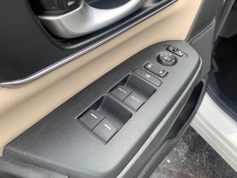 Used 2017 Honda CR-V EX-L image 12