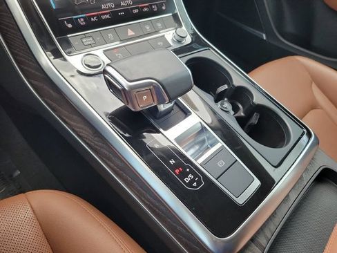 Certified 2022 Audi Q8 Premium Plus w/ Premium Plus Package AWD/4WD image 30