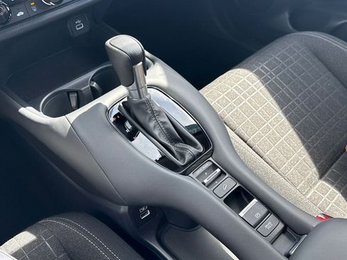 Certified 2023 Honda HR-V LX image 29