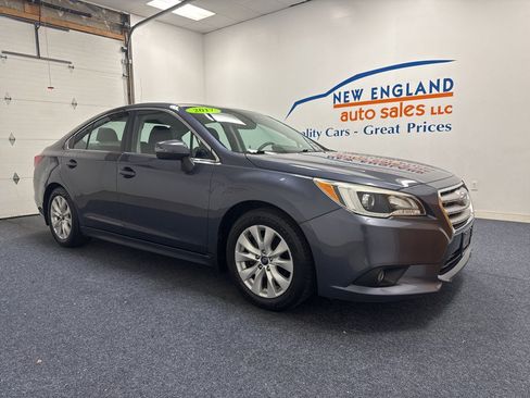 Used 2017 Subaru Legacy 2.5i Premium AWD/4WD image 4
