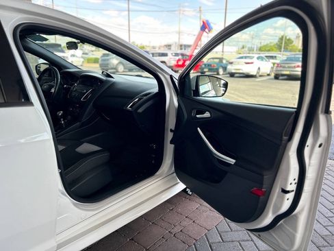 Used 2017 Ford Focus ST FWD image 54