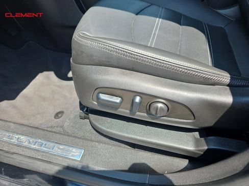 Used 2023 GMC Terrain Denali w/ Denali Premium Package AWD/4WD image 21