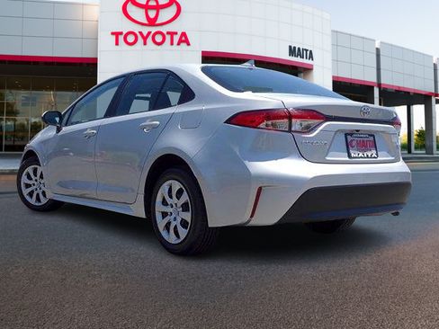Certified 2024 Toyota Corolla LE FWD image 7