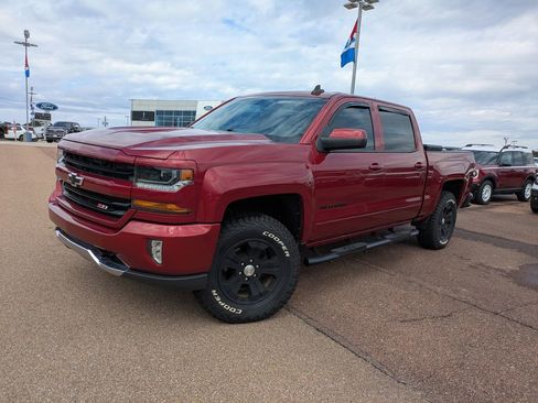 Used 2018 Chevrolet Silverado 1500 LT w/ All Star Edition image 4