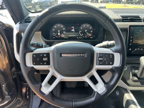 Used 2025 Land Rover Defender 110 S AWD/4WD image 21
