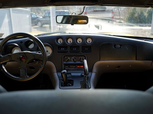 Used 1994 Dodge Viper RT/10 image 70