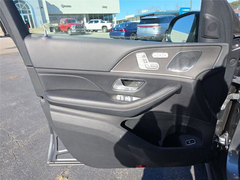 Used 2021 Mercedes-Benz GLS 450 4MATIC image 19