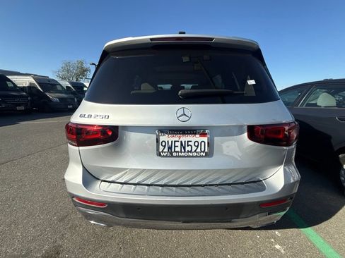 Used 2022 Mercedes-Benz GLB 250 image 7