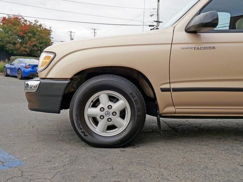 Used 2000 Toyota Tacoma 2WD Xtracab V6 image 9