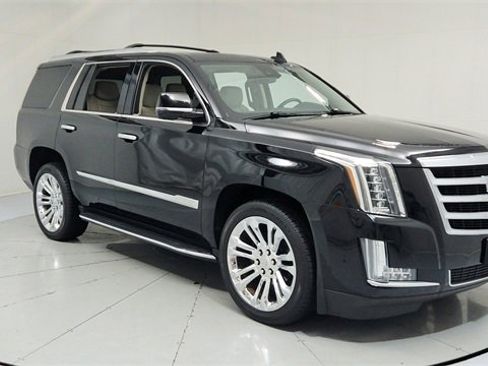 Used 2020 Cadillac Escalade Luxury image 7