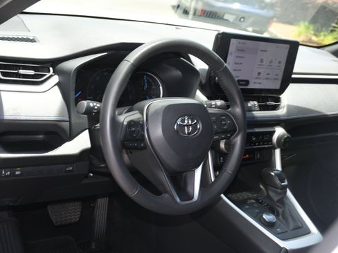 Used 2023 Toyota RAV4 XSE AWD/4WD image 9