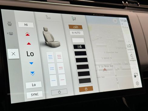 Used 2025 Land Rover Range Rover Sport Dynamic SE image 22