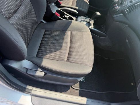 Used 2010 Hyundai Elantra GLS FWD image 20