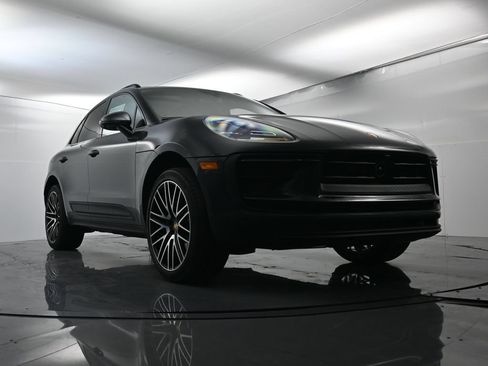 Certified 2026 Porsche Macan AWD/4WD image 45