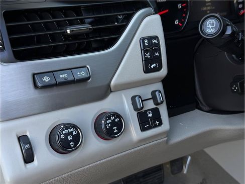 Used 2016 GMC Yukon Denali w/ Open Road Package AWD/4WD image 19