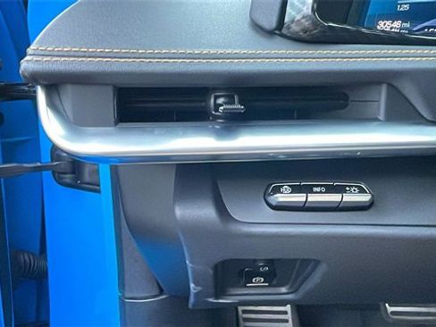 Used 2021 Chevrolet Corvette Stingray Preferred Cpe w/ Z51 Performance Package image 23