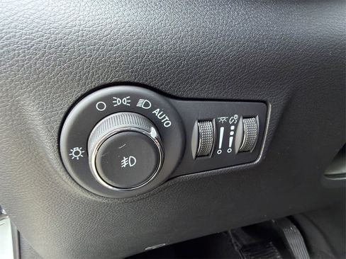 New 2026 Jeep Compass Latitude image 18