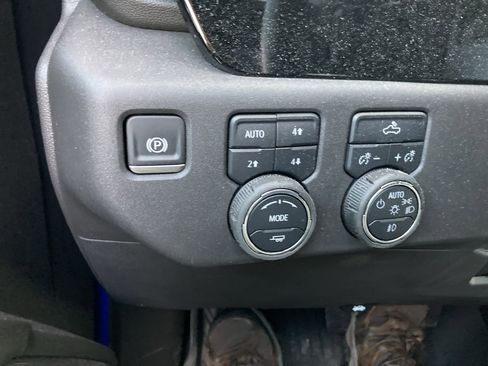 Used 2025 Chevrolet Silverado 1500 LT Trail Boss w/ Convenience Package II image 18