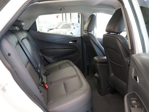 Used 2018 Chevrolet Bolt Premier w/ Driver Confidence II Package FWD image 12