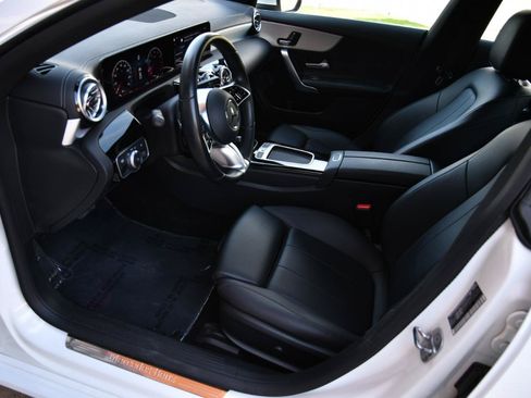 Used 2025 Mercedes-Benz CLA 250 4MATIC image 34