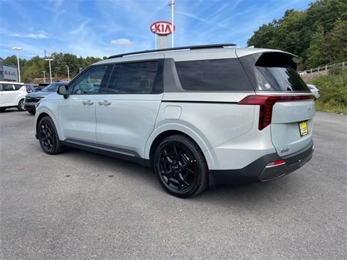 Certified 2025 Kia Carnival SX Prestige image 4