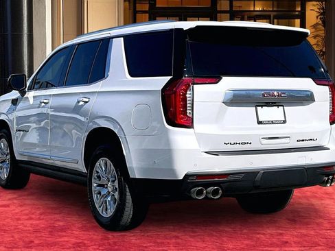 Used 2024 GMC Yukon Denali w/ Advanced Technology Package AWD/4WD image 4