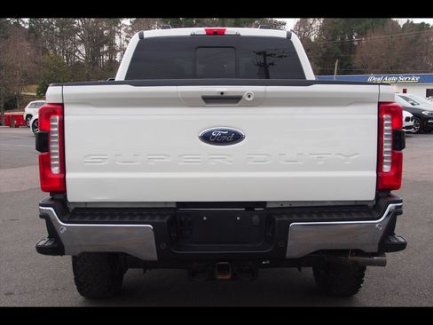 Used 2024 Ford F350 Lariat w/ Chrome Package image 4