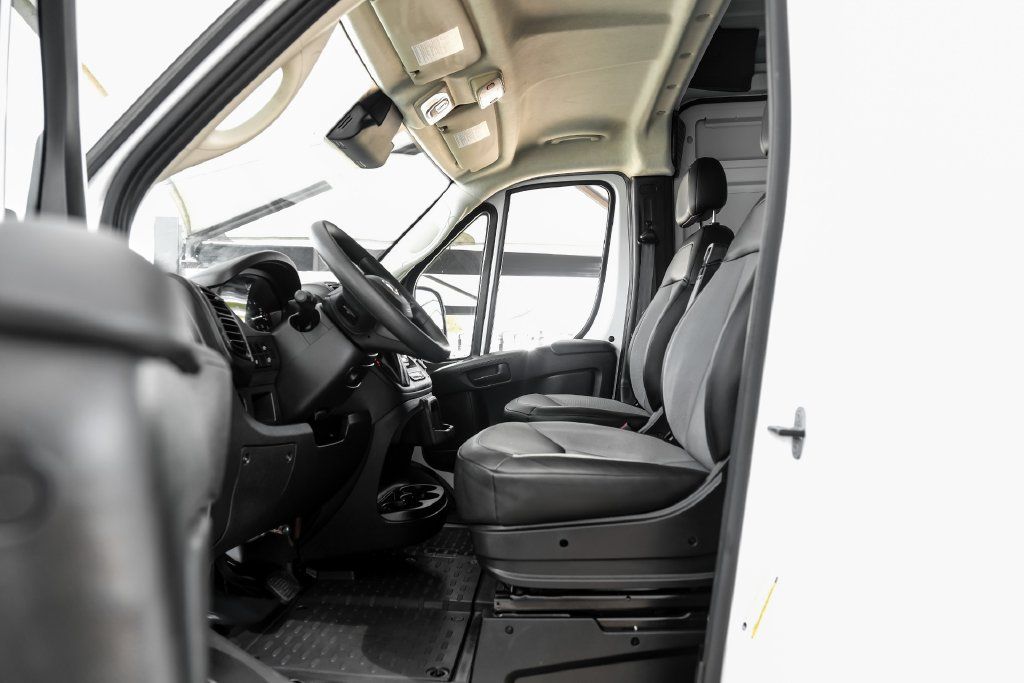 Used 2025 RAM ProMaster 2500 w/ Convenience Group FWD image 4