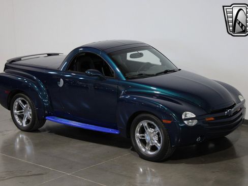 Used 2005 Chevrolet SSR w/ Preferred Equipment Group image 7