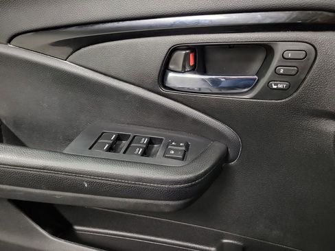 Used 2021 Honda Pilot Touring image 19