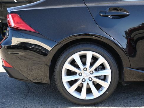 Used 2016 Lexus IS 300 AWD image 13