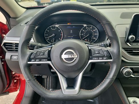Used 2024 Nissan Altima 2.5 SR FWD image 19