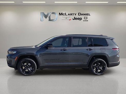 New 2025 Jeep Grand Cherokee L Laredo image 3