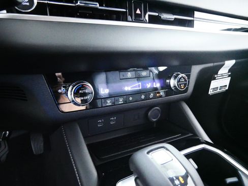 New 2026 Mitsubishi Outlander LE AWD/4WD image 7