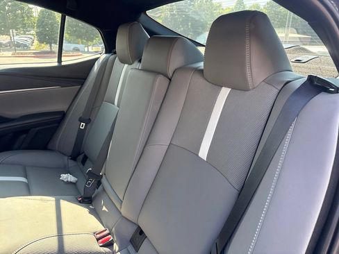 Used 2025 Toyota Camry SE w/ Convenience Package FWD image 5