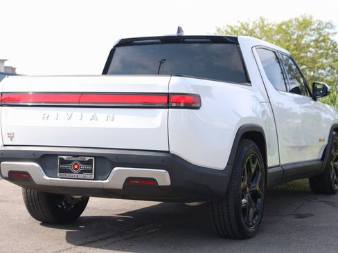 Used 2022 Rivian R1T Adventure image 3