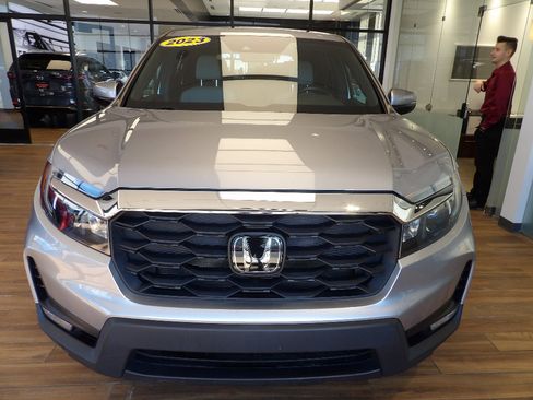 Used 2023 Honda Passport EX-L image 2