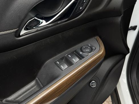 Used 2022 GMC Acadia SLE w/ Driver Convenience Package image 14